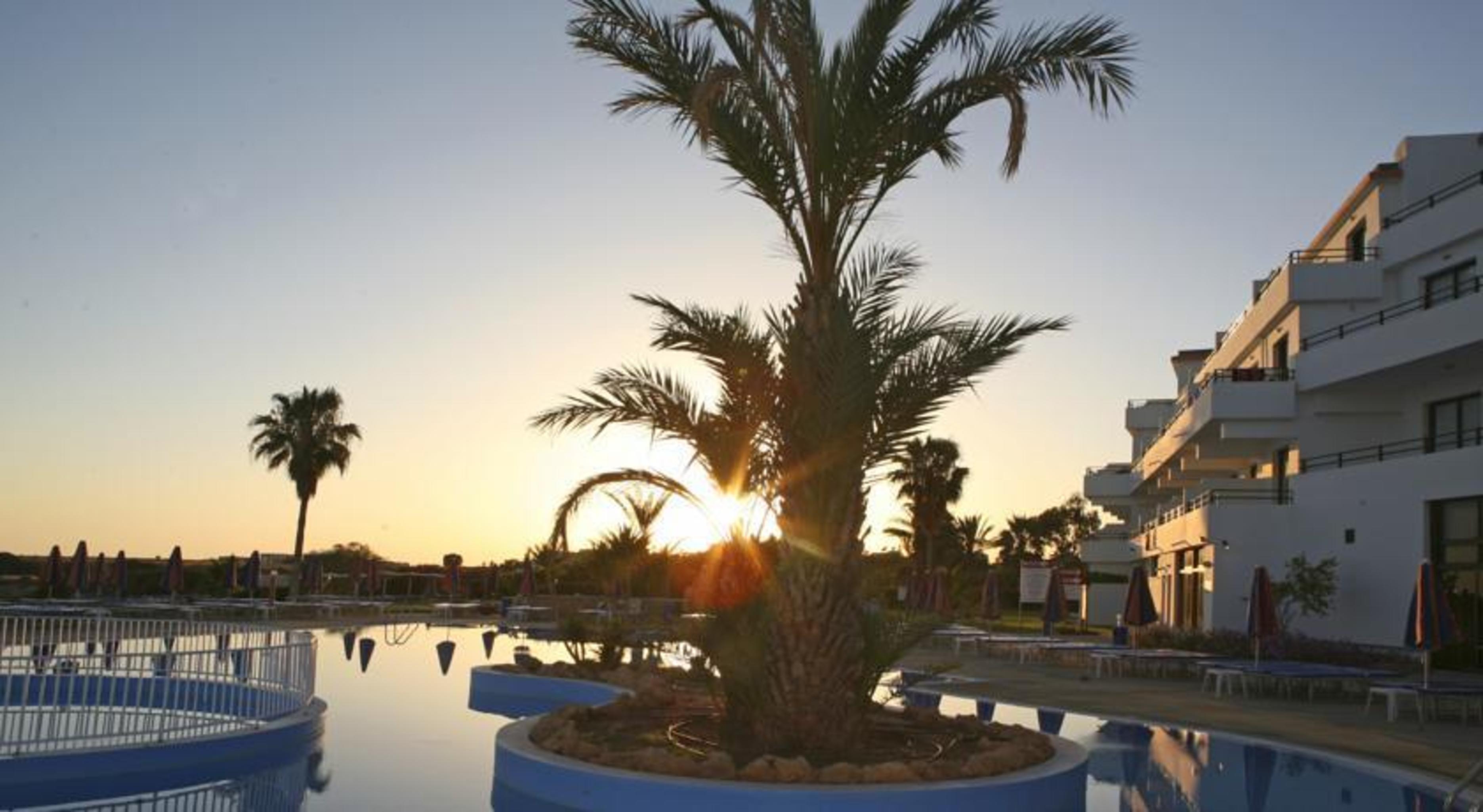 Corallia Beach Hotel Apartments Коралова Затока Екстер'єр фото
